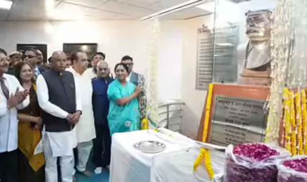 सीएम रेखा गुप्ता ने किया डॉ. हेडगेवार की प्रतिमा का अनावरण, आरोग्य संस्थान विस्तार की घोषणा