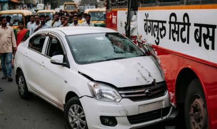 बेंगलुरु में बस से टकराई तेज रफ्तार कार, 5 लोगों की मौत