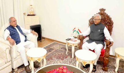 राज्यपाल पटेल से मध्यप्रदेश विधानसभा अध्यक्ष तोमर ने की सौजन्य भेंट