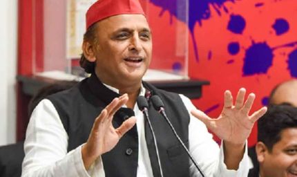 शंकराचार्य विवाद पर अखिलेश यादव का हमला, CM योगी के व्यवहार पर उठाए गंभीर सवाल