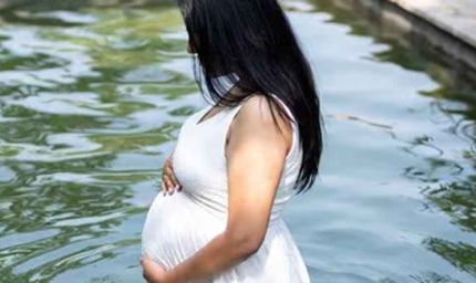 मैटरनिटी फोटोशूट बना मातम: पानी के पूल में गिरा मासूम, दर्दनाक मौत