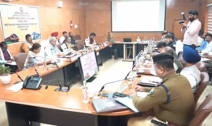 दपूमरे जीएम तरुण प्रकाश के साथ सांसदों की बैठक, रायपुर–दुर्ग स्टेशन री-डेवलपमेंट की धीमी रफ्तार पर चिंता