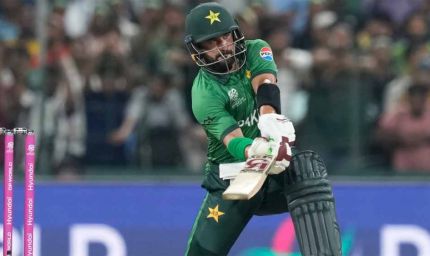 साहिबजादा फरहान का तूफान: पाक बल्लेबाज ने जड़ा विस्फोटक शतक, 12 साल पुराना रिकॉर्ड ध्वस्त