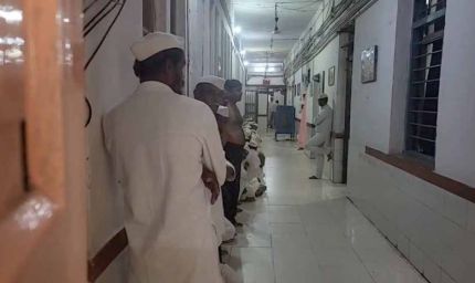 सेंट्रल जेल में सनसनी: कैदी ने हंसिया से गला रेतकर की आत्महत्या की कोशिश, हालत गंभीर