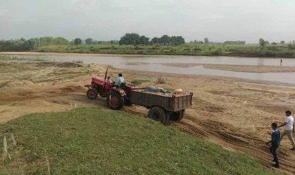 धुम्मा गोडरी नदी में रेत का अवैध खनन, प्रशासन की भूमिका पर उठे सवाल