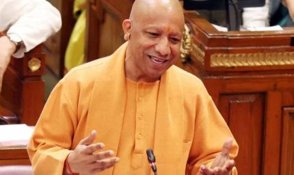 सीएम योगी के 'टेंपल इकॉनमी मॉडल' से मजबूत हो रही यूपी की अर्थव्यवस्था