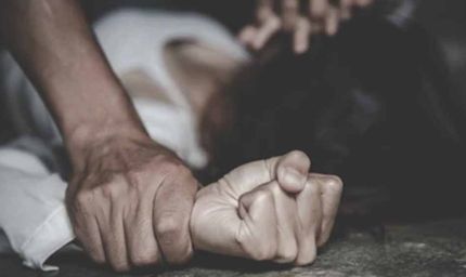 होटल में रिटायर्ड डॉक्टर ने महिला मरीज को अपने कमरे में रोका, दूसरा कमरा नहीं मिलने का बहाना, किया रेप