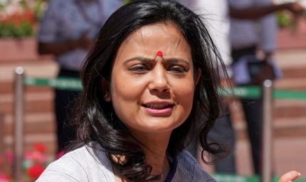 पूर्व प्रेमी के खिलाफ हाईकोर्ट पहुंचीं महुआ मोइत्रा, कुत्ते को लेकर विवाद हुआ सुर्खियों में