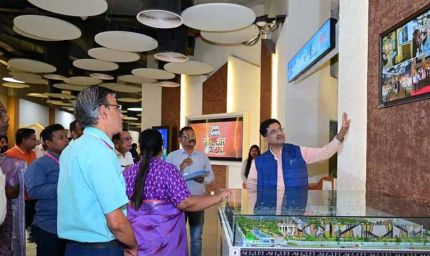 शहीद वीर नारायण सिंह जनजातीय संग्रहालय में स्वच्छता के लिए अधिकारियों-कर्मचारियों का संकल्प