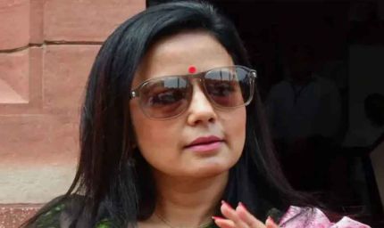 पूर्व प्रेमी से विवाद: कुत्ते ‘हेनरी’ को लेकर हाईकोर्ट पहुंचीं महुआ मोइत्रा