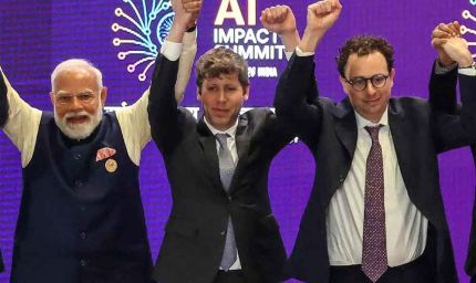 AI दिग्गजों की जंग नहीं थमी, पीएम मोदी की मौजूदगी में भी हाथ मिलाने से इनकार