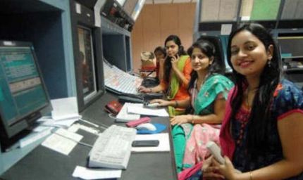 गुजरात में 10 घंटे का वर्किंग डे मंजूर, महिलाओं को नाइट शिफ्ट की अनुमति; संशोधन बिल पास