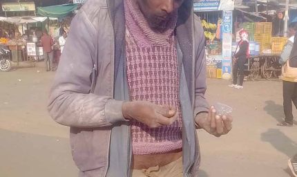 गली गली घूम रहे पागल इंसानों के लिए कोई नही हैं जिम्मेदार