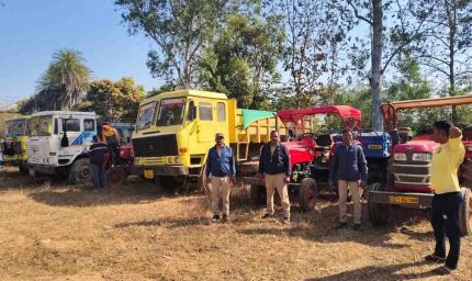 अवैध उत्खनन पर खनिज विभाग का बड़ा एक्शन, पोकलेन सहित 16 वाहन जब्त