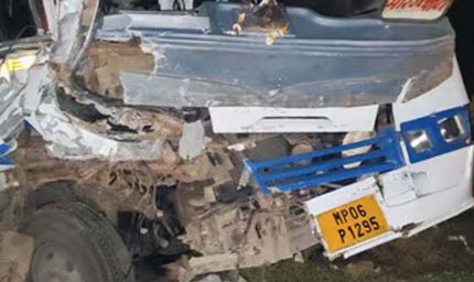 भिंड में दर्दनाक हादसा: बस और वन वाहन की भीषण टक्कर में 5 की मौत, 7 घायल