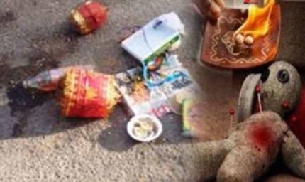 सड़क पर पड़ी इन चीज़ों को पार करना पड़ सकता है भारी, मान्यताओं में है बड़ा संकेत!