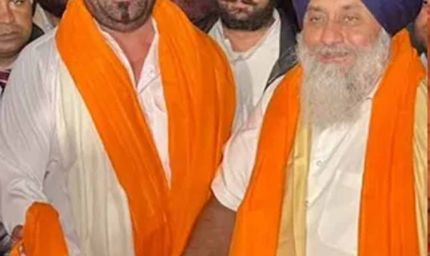 गायक केएस मक्खन की शिअद में एंट्री, सुखबीर बादल ने दिलाई सदस्यता