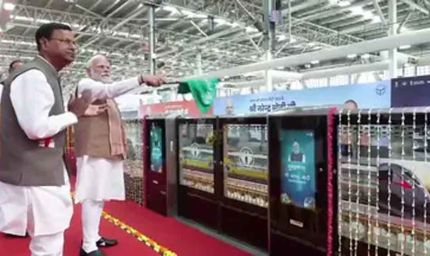 55 मिनट में 88 किमी की रफ्तार, पीएम मोदी ने नमो भारत को दी हरी झंडी, मेरठ मेट्रो का भी आगाज़