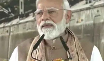 पीएम मोदी का एआई सम्मेलन में तंज: “कांग्रेस पहले से नंगी, कपड़े उतारने की क्या जरूरत”