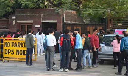 ये कैसा संतुलन मीलॉर्ड? CBSE फिजिक्स पेपर पर बवाल, बोर्ड के खिलाफ दायर हुई PIL