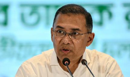 बांगलादेशी सेना में बड़ा फेरबदल, भारत में रुके अफसर को वापस बुलाकर पद संभालने का आदेश