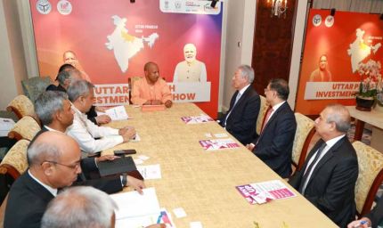 सिंगापुर दौरे के पहले ही दिन मुख्यमंत्री योगी की बड़ी सफलता, यूनिवर्सल सक्सेस ग्रुप के साथ हुए 6,650 करोड़ रुपये के 3 एमओयू