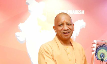 सिंगापुर में भारतीय समुदाय से मुख्यमंत्री योगी आदित्यनाथ ने किया संवाद