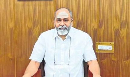 मंच से जस्टिस का बयान: जो गुरुओं का सम्मान नहीं करता, वो बदमाश है