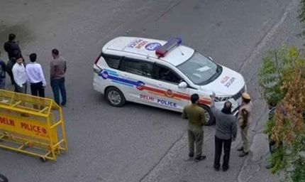 दिल्ली के दो स्कूलों को बम से उड़ाने की धमकी, ई-मेल से मचा हड़कंप, सुरक्षा एजेंसियां अलर्ट