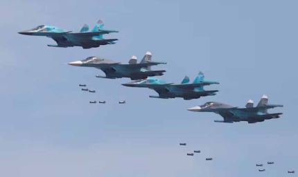 रूस से अमेरिका तक वार करने में सक्षम दुनिया का पहला अंतरमहाद्वीपीय फाइटर जेट Su-34, पुतिन ने किया प्रदर्शन