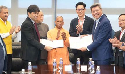 Yogi Adityanath का सिंगापुर दौरा तेज: जेवर एयरपोर्ट के लिए 4,458 करोड़ के दो बड़े प्रोजेक्ट्स को हरी झंडी