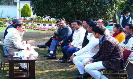 पुष्कर सिंह धामी का बड़ा फैसला: सरकारी दफ्तरों और स्कूलों में सुरक्षा के लिए बनेगी सख्त SOP