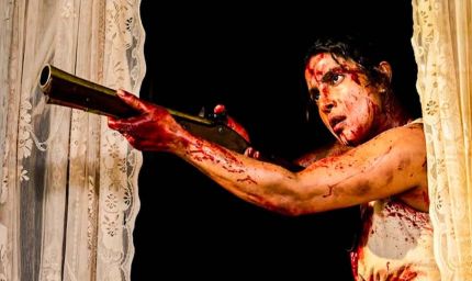 The Bluff Review: पाइरेट प्रियंका के हॉलीवुड एक्शन से देसी 'एनिमल्स' के पसीने छूटेंगे