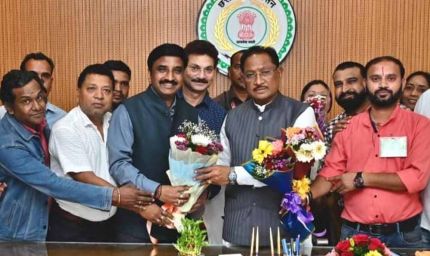 मुख्यमंत्री से छत्तीसगढ़ कर्मचारी अधिकारी फेडरेशन के प्रतिनिधिमंडल ने की मुलाकात मुख्यमंत्री  विष्णुदेव साय