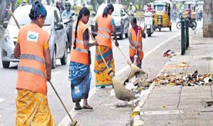 चौंकाने वाला खुलासा: इस राज्य में सफाईकर्मी कमा रहे ₹2 लाख महीना, गवर्नर-IAS से भी आगे