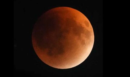 ग्रहण  के बाद घर की शुद्धि कैसे करें? मंदिर से किचन तक जानें सही नियम