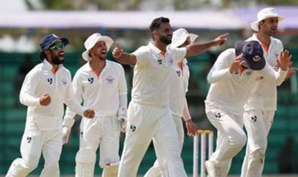 जम्मू-कश्मीर का दबदबा जारी, कर्नाटक पर बढ़ाई 400+ रनों की मजबूत बढ़त