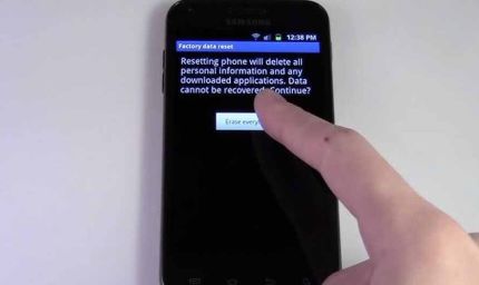 ऐसे करें अपने स्लो स्मार्टफोन को फैक्ट्री रीसेट: मिनटों में मिलेगा नया जैसा परफॉर्मेंस