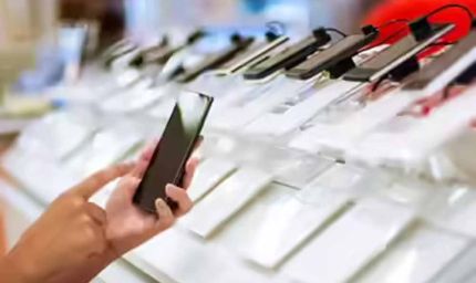 ‘सुनामी जैसा झटका’: IDC की चेतावनी, इस साल स्मार्टफोन बाजार में ऐतिहासिक गिरावट