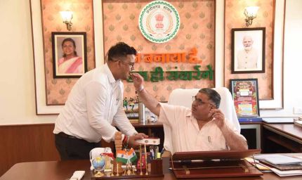 पर्यटन एवं संस्कृति मंत्री राजेश अग्रवाल के निज सहायक  कौस्तुभ पांडेय को डॉ. सी.वी. रमन विश्वविद्यालय से पीएचडी की उपाधि