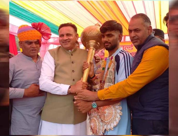 Grand Welcome: U-19 वर्ल्ड कप में जीत दिलाने पर कनिष्क चौहान को झज्जर में भव्य स्वागत