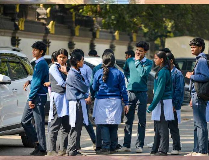 मोहाली में 16 स्कूलों को धमकी भरा ईमेल, CM, संसद और मोदी-शाह को भी बनाया टारगेट; बम स्क्वॉड ने शुरू की जांच