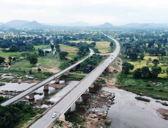 सड़क और पुलों का जाल: दूरस्थ गांव अब मुख्यधारा से जुड़ने लगे