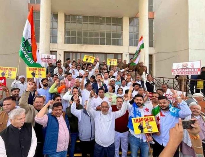 जनविरोधी नीतियों पर कांग्रेस का हमला, पूरे प्रदेश में जिला मुख्यालयों पर धरना-प्रदर्शन