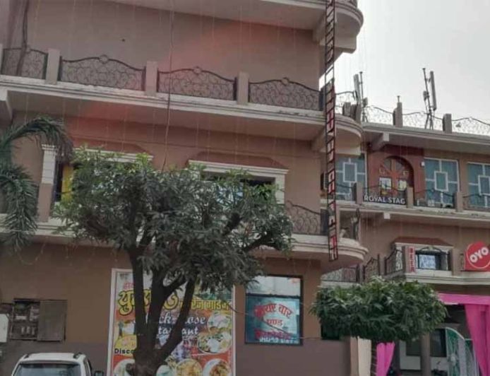 मिस्ट्री डेथ बनी पहेली: होटल से युवक बाहर नहीं निकला, फिर छात्रा ने कैसे लगा ली फांसी?