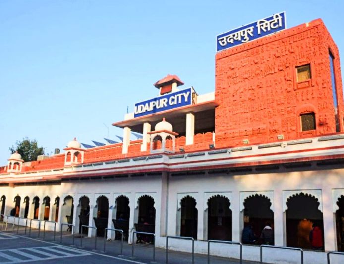 उदयपुर सिटी रेलवे स्टेशन पर प्लेटफॉर्म विस्तार कार्य शुरू, छह दिन तक ट्रेनों का संचालन रहेगा प्रभावित