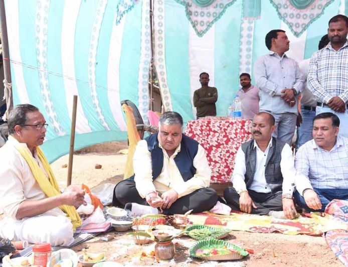 पर्यटन एवं संस्कृति मंत्री  राजेश अग्रवाल ने लखनपुर क्षेत्र में 259.68 लाख रू. के विकास कार्यों का किया भूमिपूजन