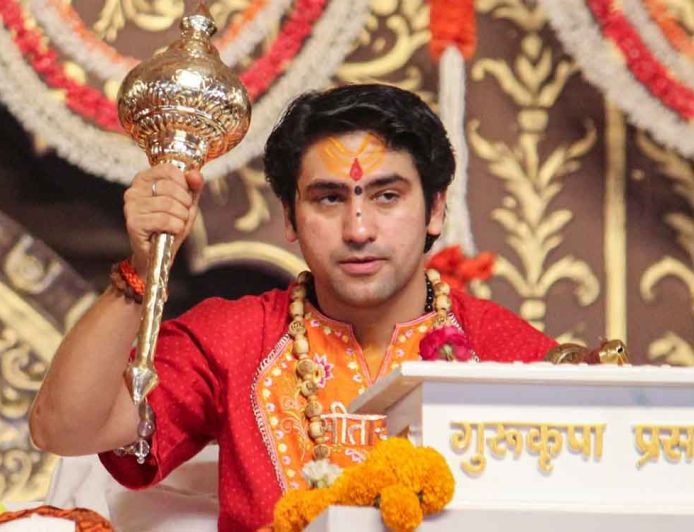 ग्वालियर में धीरेंद्र शास्त्री का विवादित बयान: दुर्गा-काली बनो, बुर्के वाली नहीं