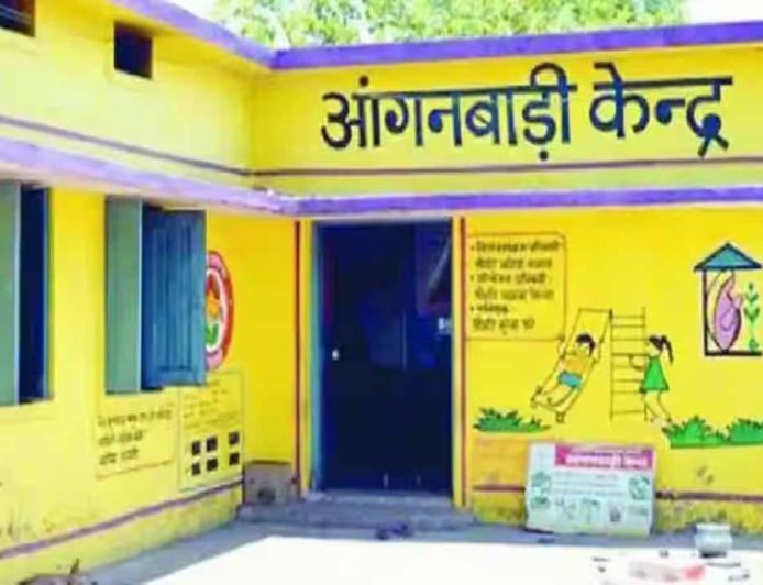 बदायूं में बड़ी कार्रवाई: 179 आंगनबाड़ी कार्यकर्ताओं की सेवा समाप्त, 663 का मानदेय रोका