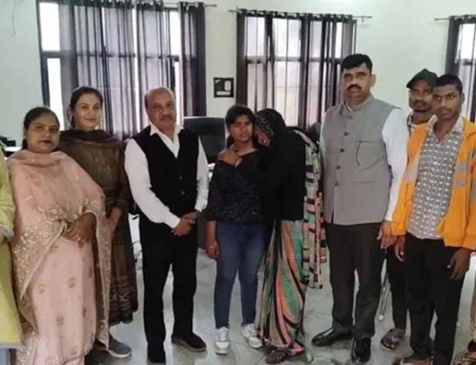 फतेहगढ़ साहिब में 11 साल बाद मां से मिली लापता बच्ची, बाल भलाई कमेटी की पहल सफल